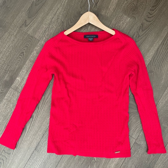 Beautiful soft cherry red sweater - Picture 1 of 2